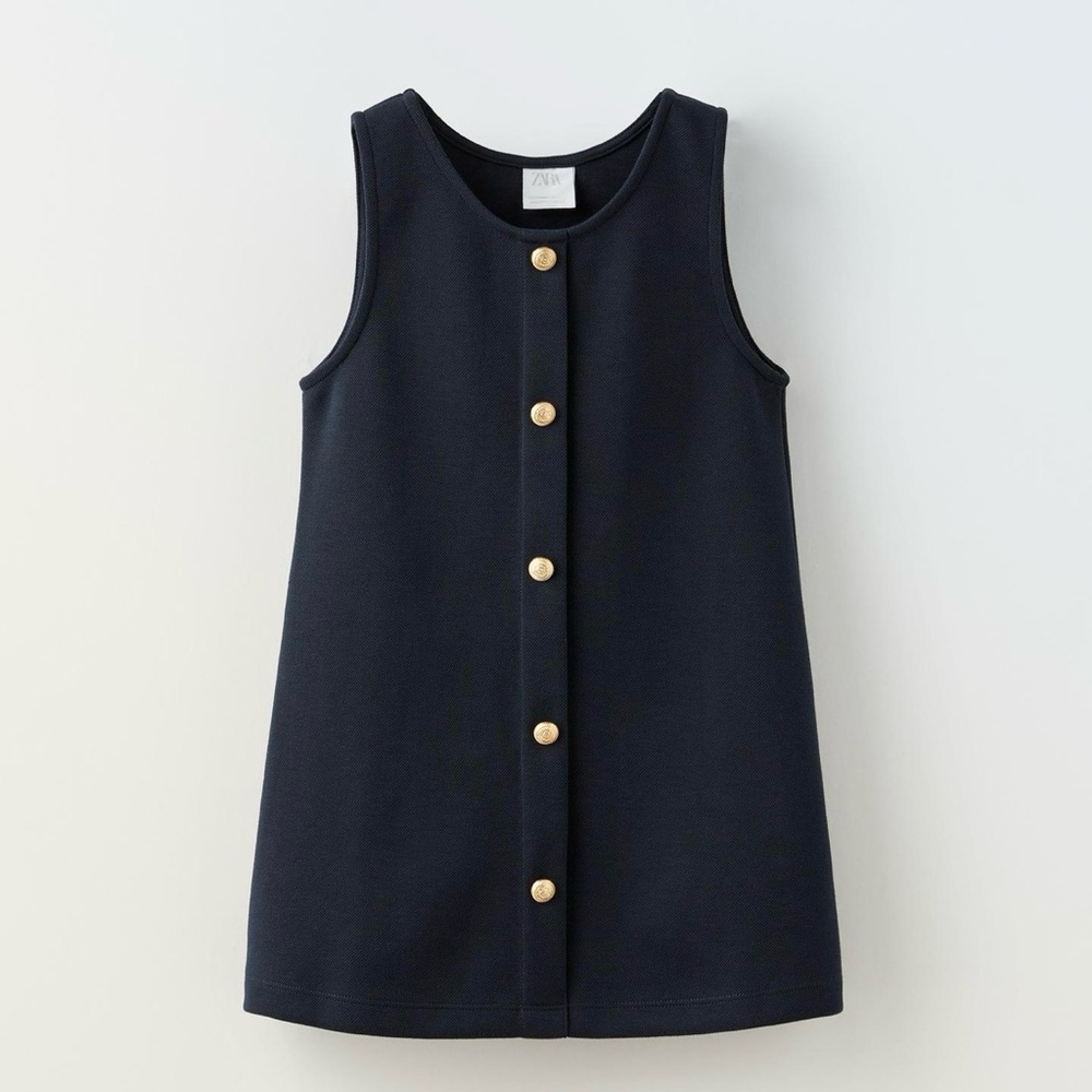 DRESS WITH CONTRASTING BUTTONS
